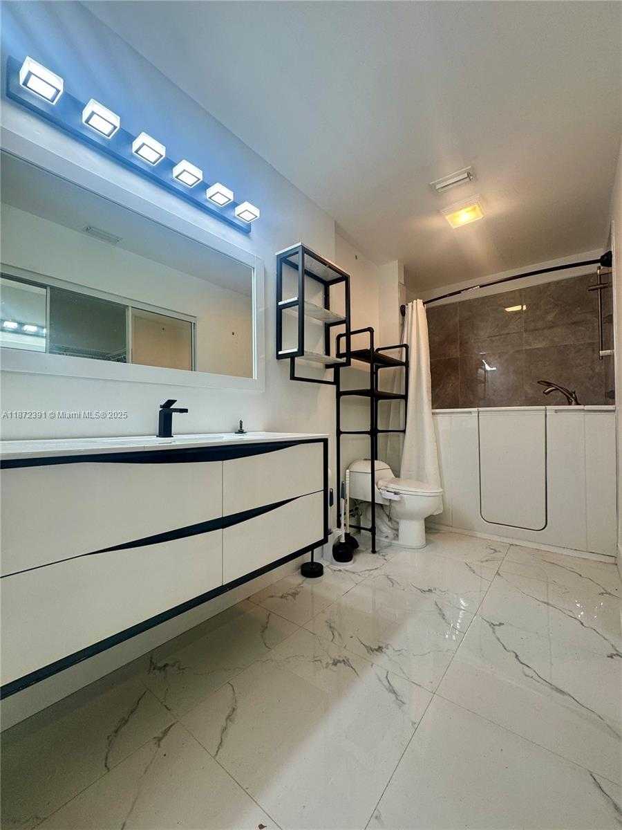 Small Image of 2215 SOUTH EAST 6TH CT, Homestead Number 19
