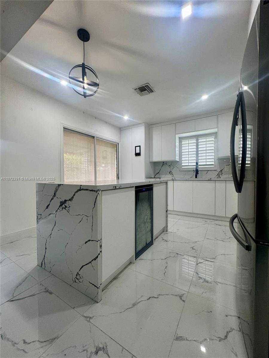 Small Image of 2215 SOUTH EAST 6TH CT, Homestead Number 7