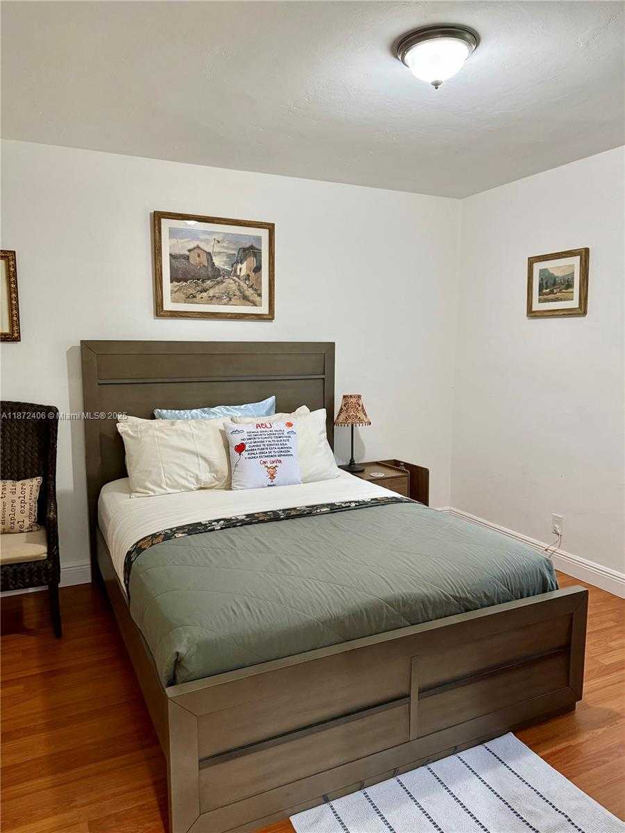 Small Image of 1645 SOUTH WEST 40TH AVE, Miami Number 11