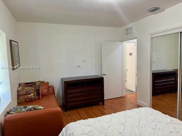 Small Image of 1645 SOUTH WEST 40TH AVE, Miami Number 6
