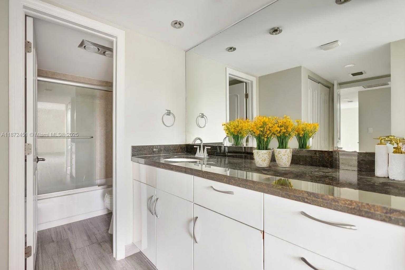 Small Image of 20100 WEST COUNTRY CLUB DR #204, Aventura Number 17