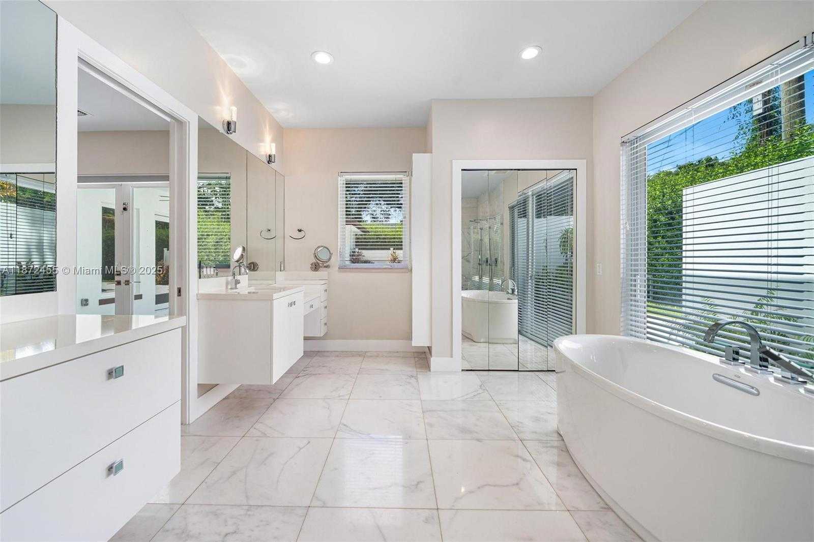 Small Image of 511 MADEIRA AVE, Coral Gables Number 13