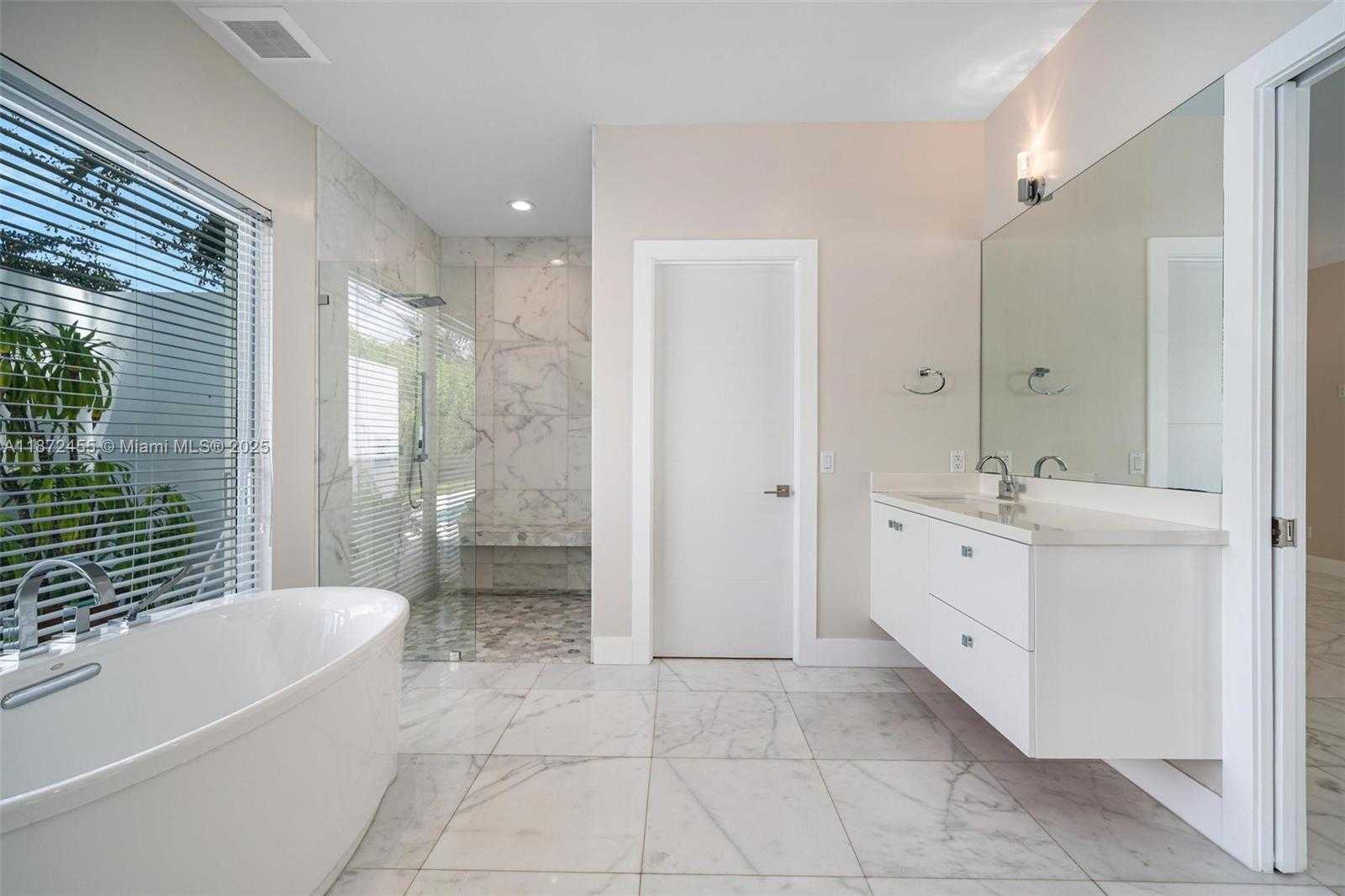 Small Image of 511 MADEIRA AVE, Coral Gables Number 14