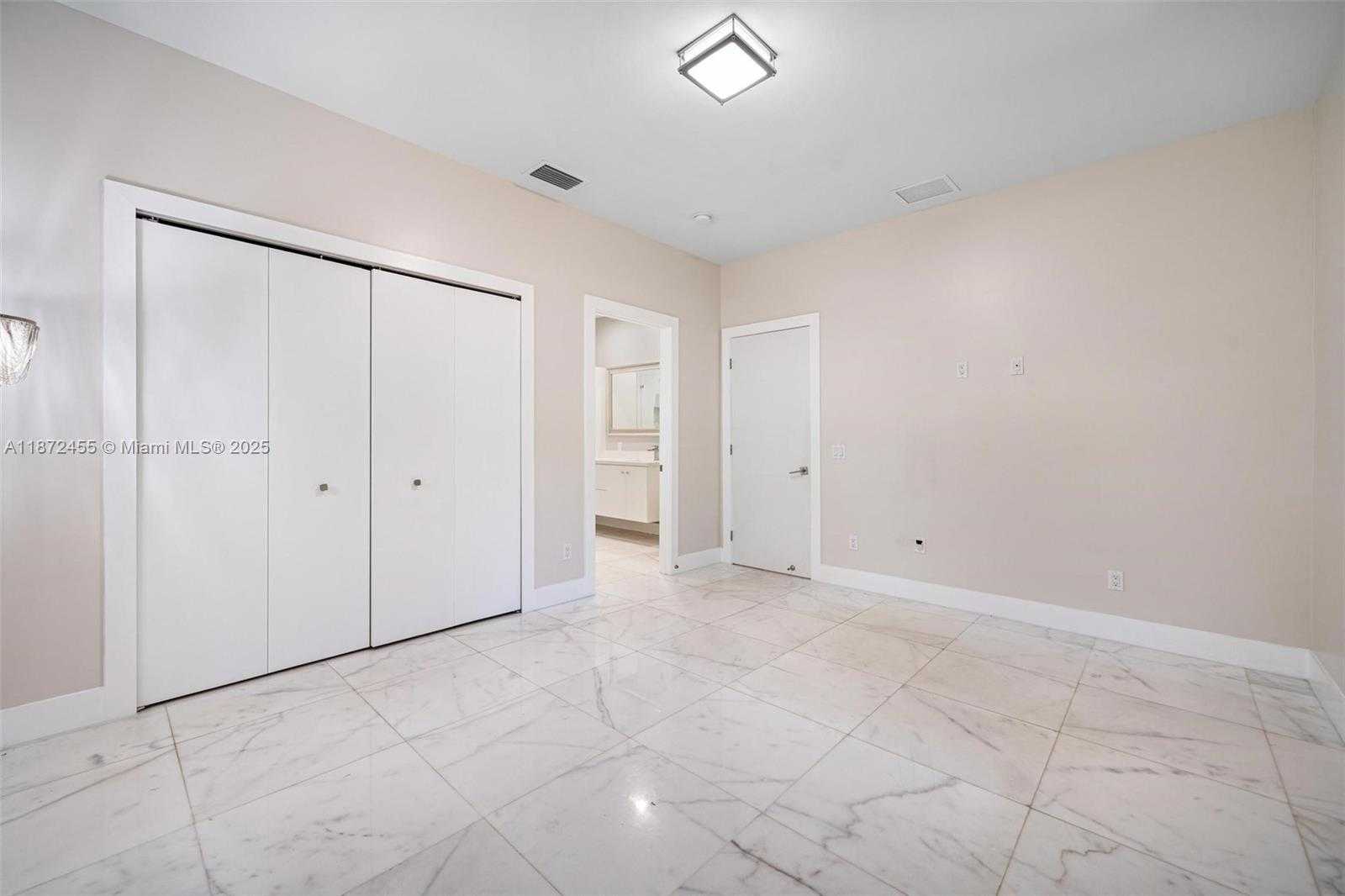 Small Image of 511 MADEIRA AVE, Coral Gables Number 15