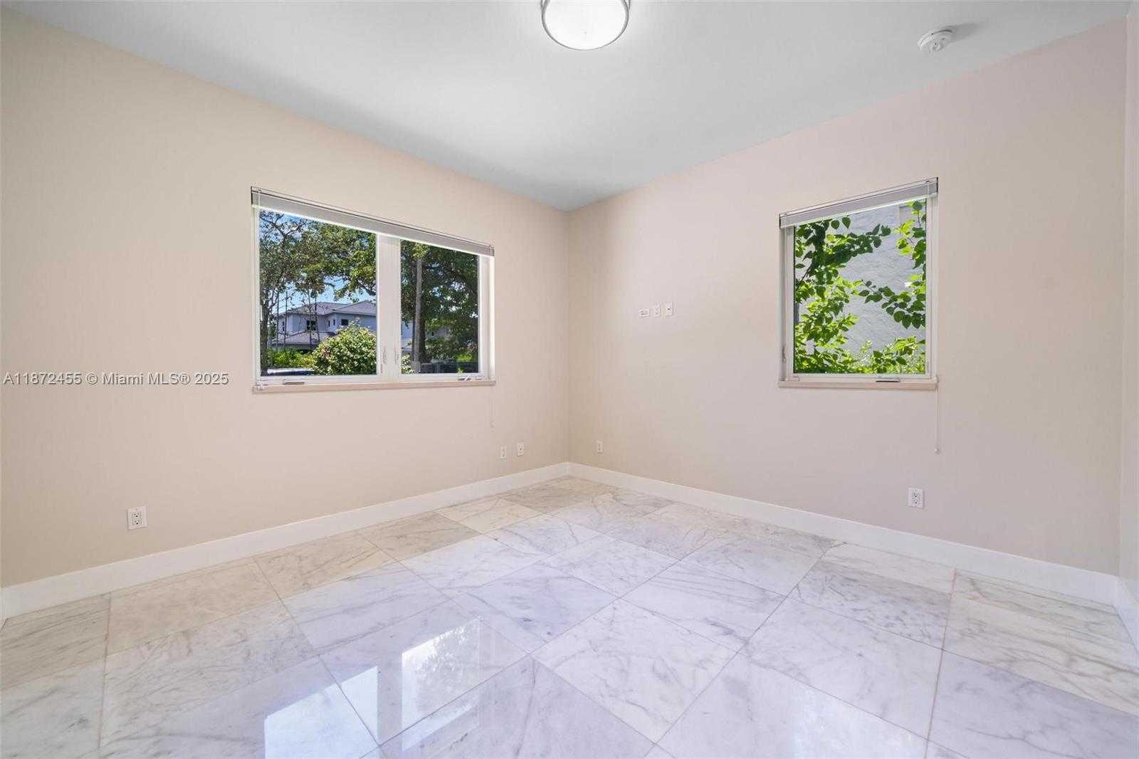 Small Image of 511 MADEIRA AVE, Coral Gables Number 17