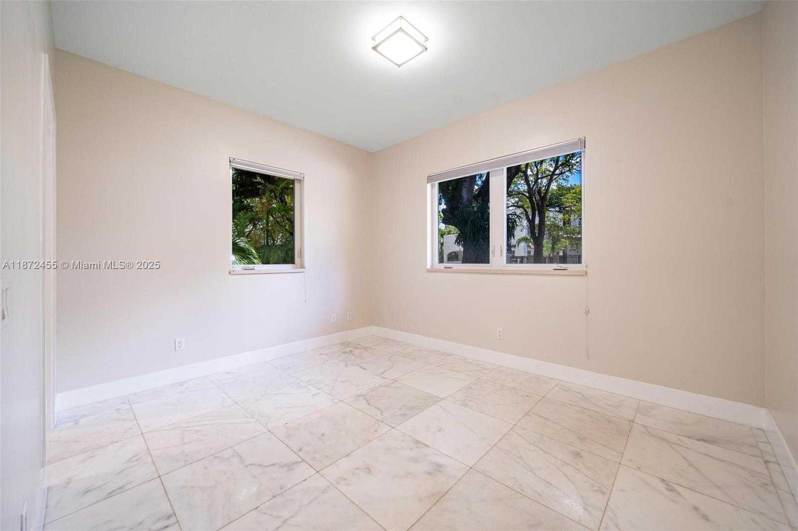 Small Image of 511 MADEIRA AVE, Coral Gables Number 19