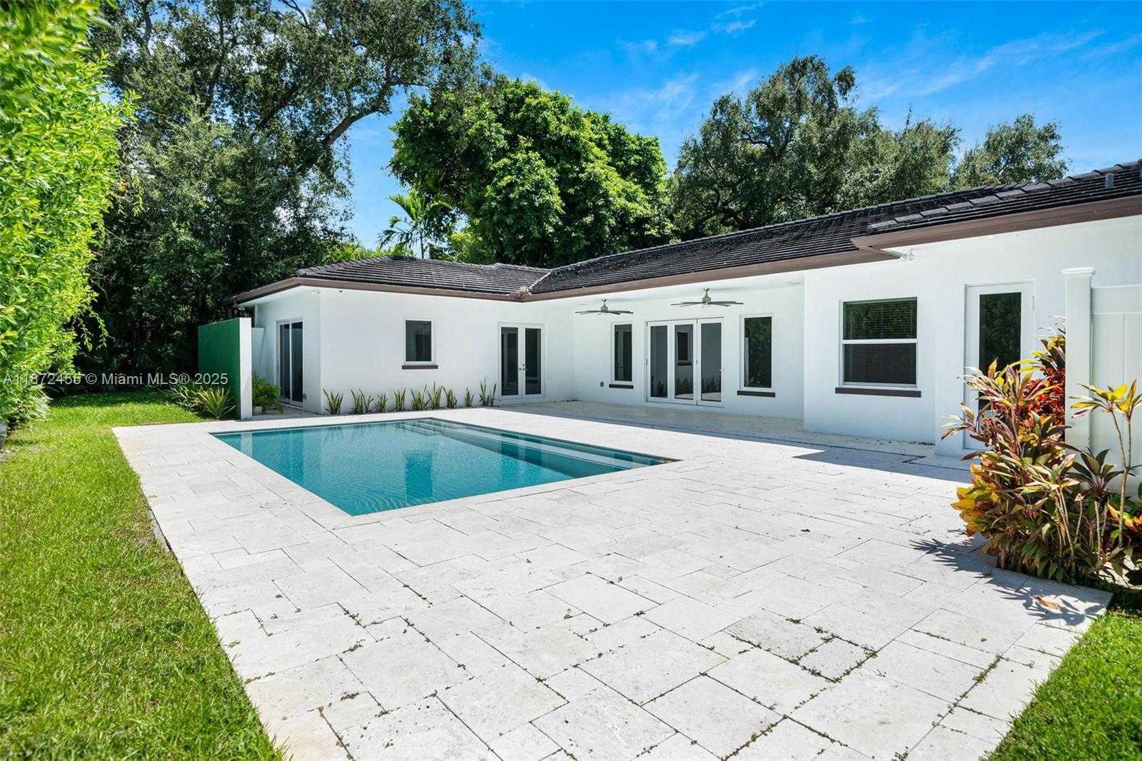 Small Image of 511 MADEIRA AVE, Coral Gables Number 2
