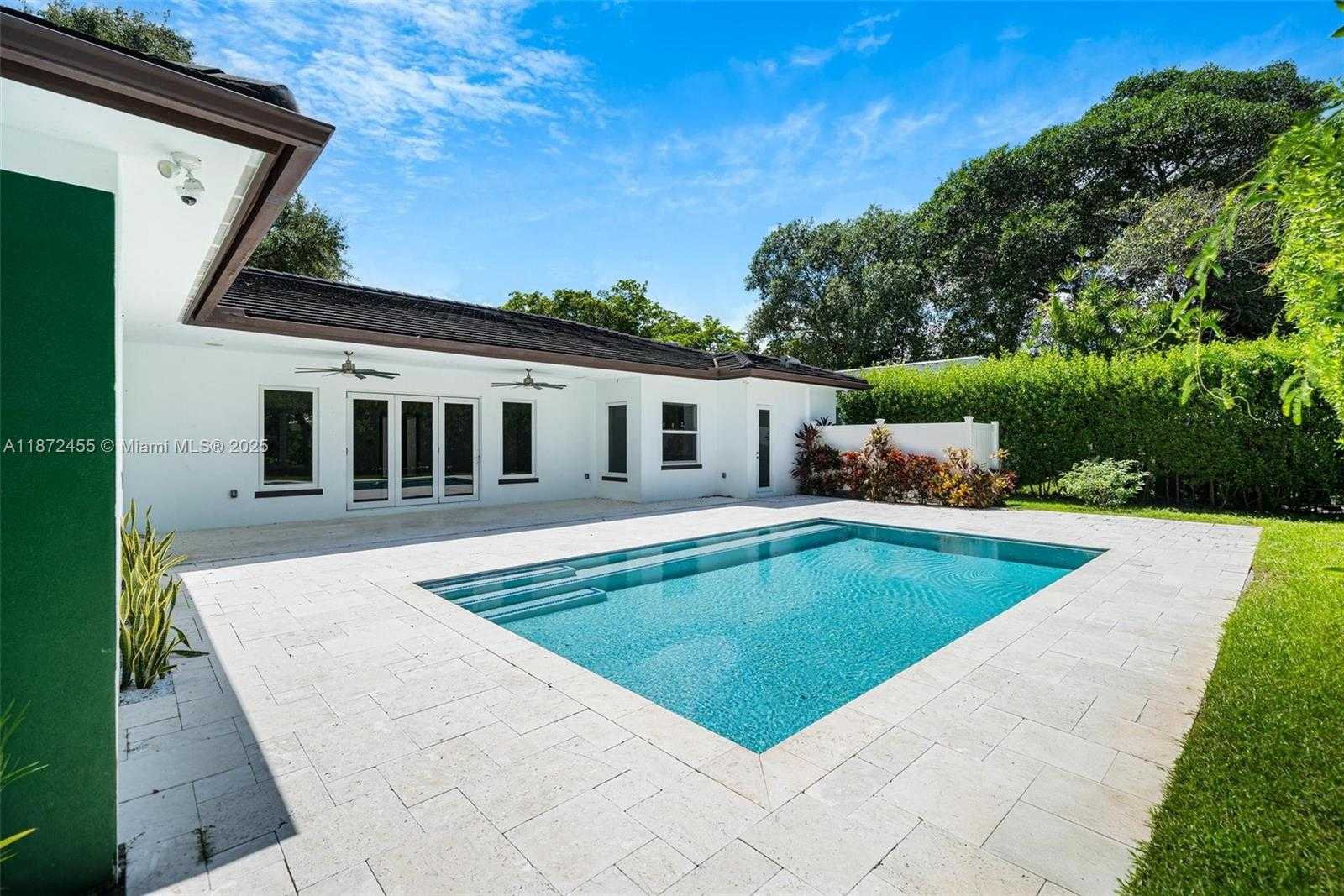 Small Image of 511 MADEIRA AVE, Coral Gables Number 3