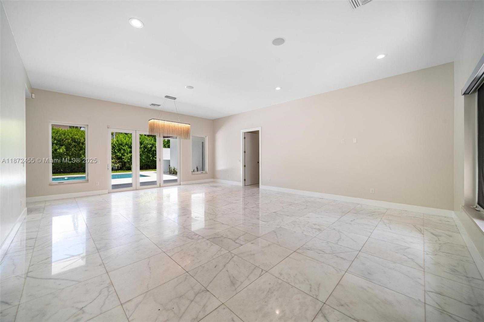 Small Image of 511 MADEIRA AVE, Coral Gables Number 4