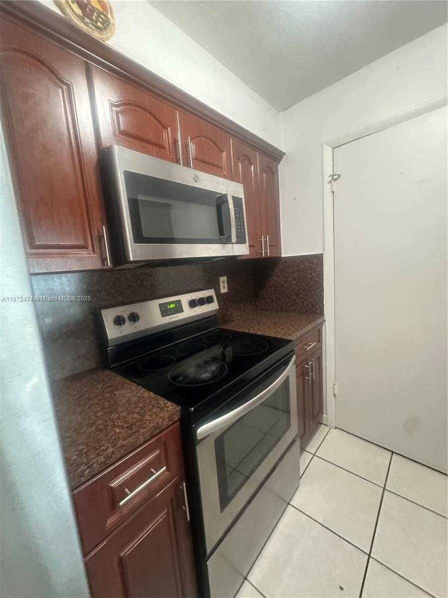Small Image of 17455 NORTH WEST 67TH CT #G-17, Hialeah Number 29