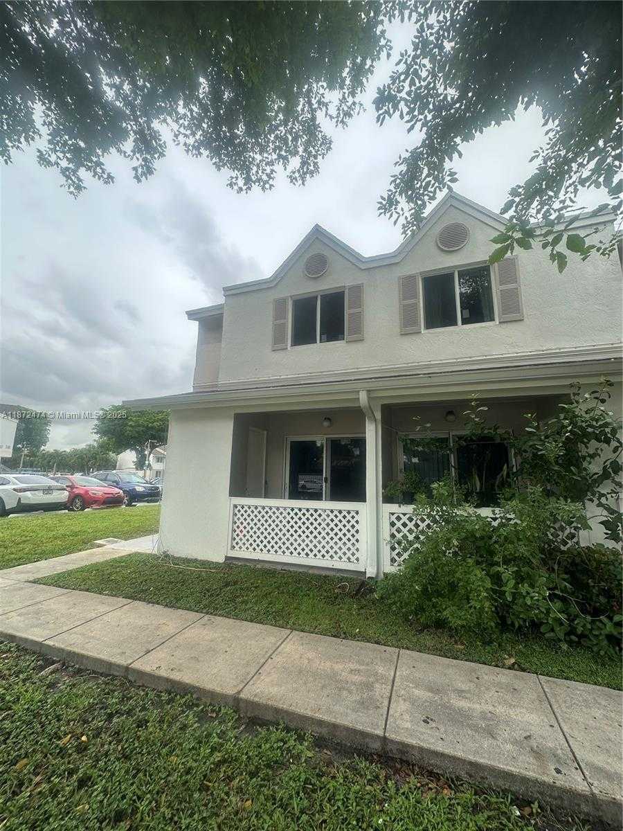 Small Image of 17455 NORTH WEST 67TH CT #G-17, Hialeah Number 3