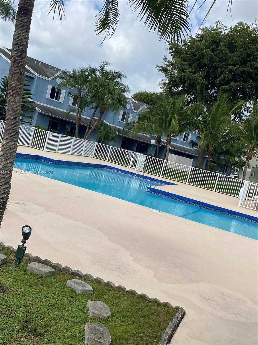 Small Image of 17455 NORTH WEST 67TH CT #G-17, Hialeah Number 9