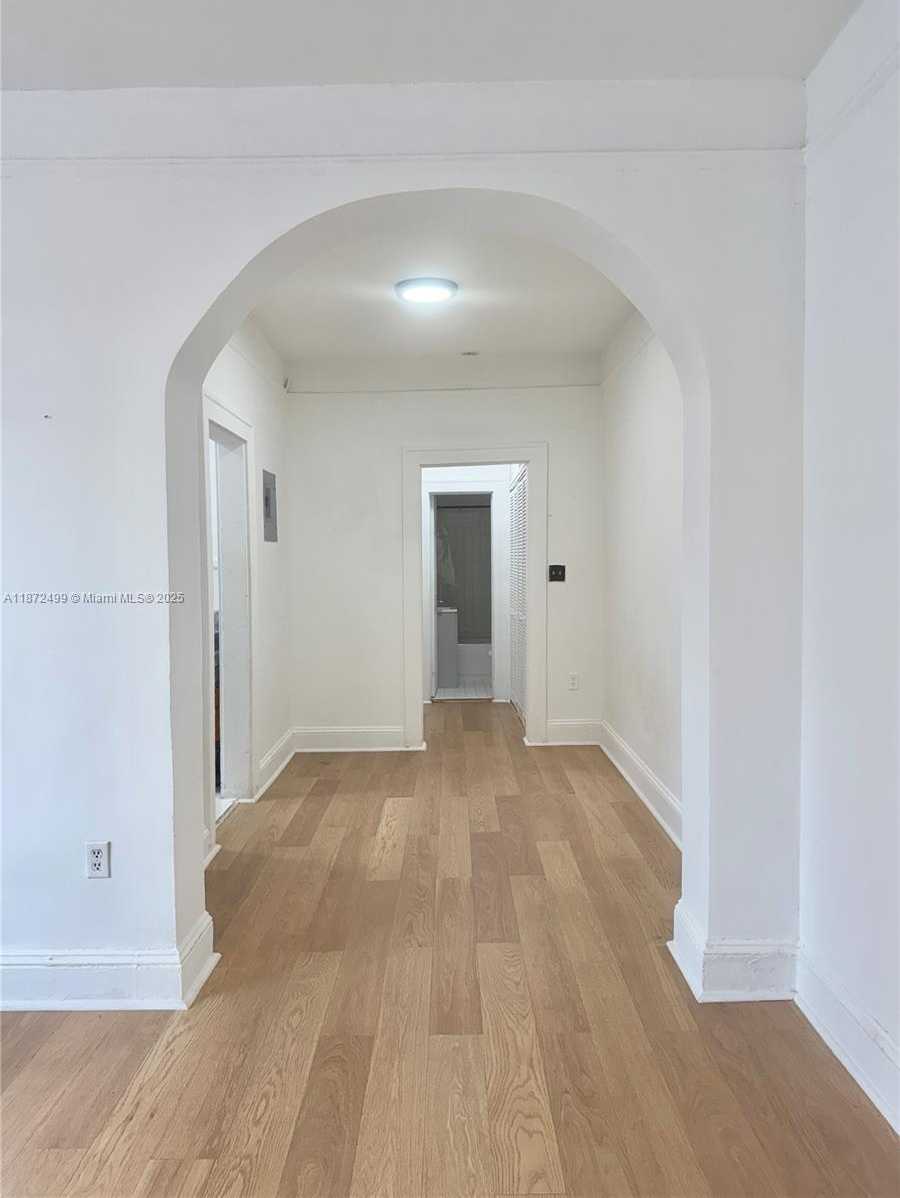 Small Image of 3433 GARDEN AVE #6, Miami Beach Number 11