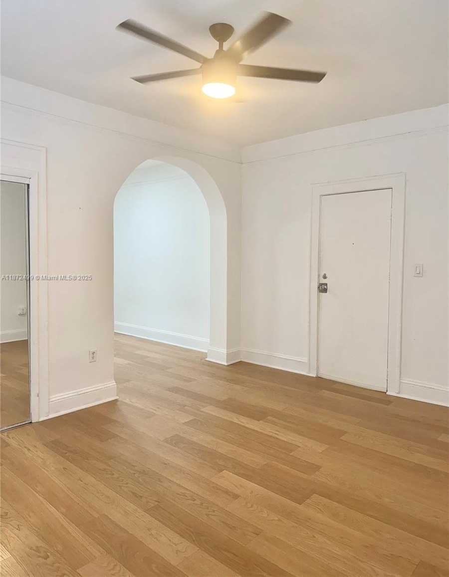 Small Image of 3433 GARDEN AVE #6, Miami Beach Number 9
