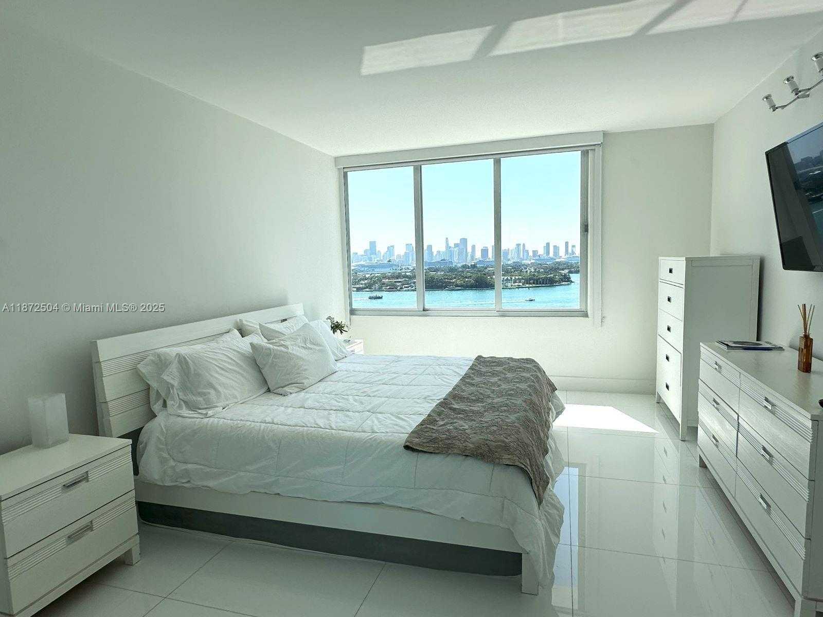 Small Image of 1000 WEST AVE #1514, Miami Beach Number 11
