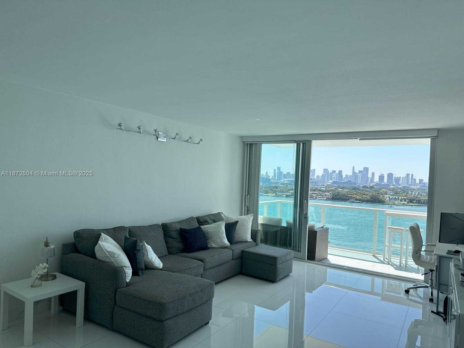 Small Image of 1000 WEST AVE #1514, Miami Beach Number 4