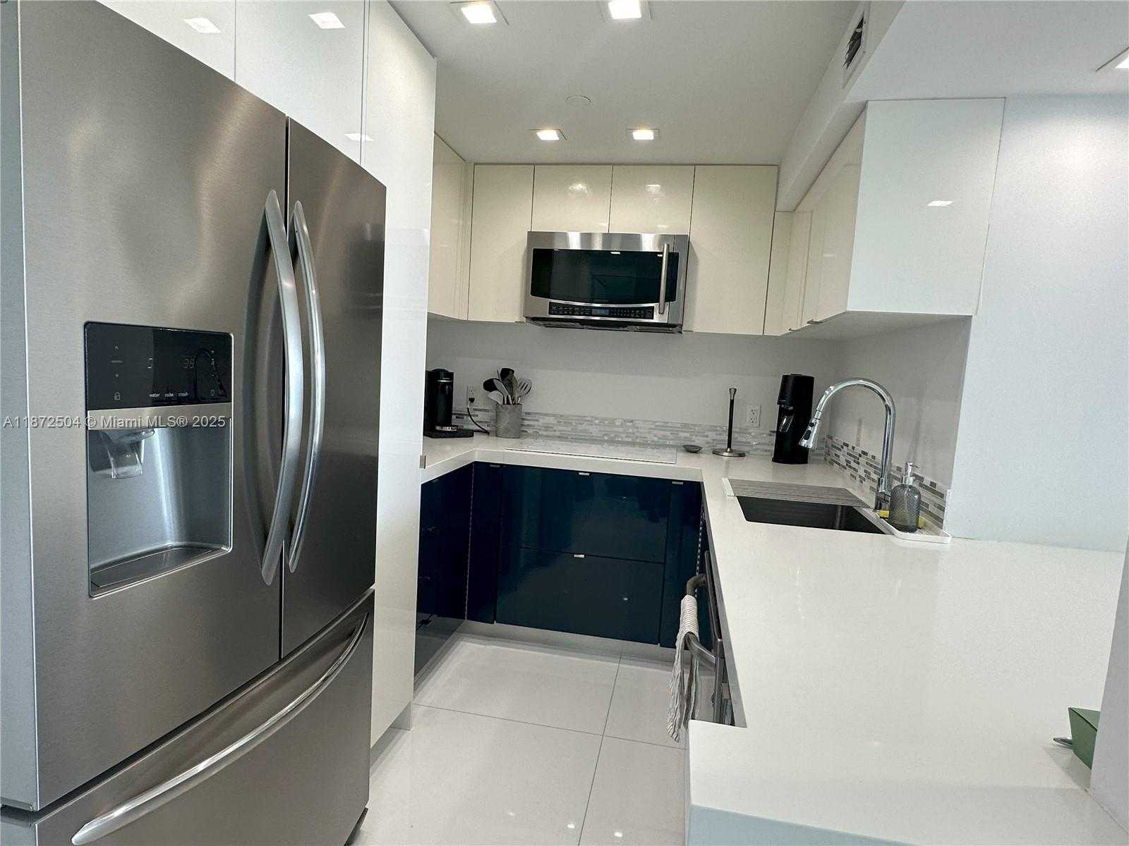 Small Image of 1000 WEST AVE #1514, Miami Beach Number 8
