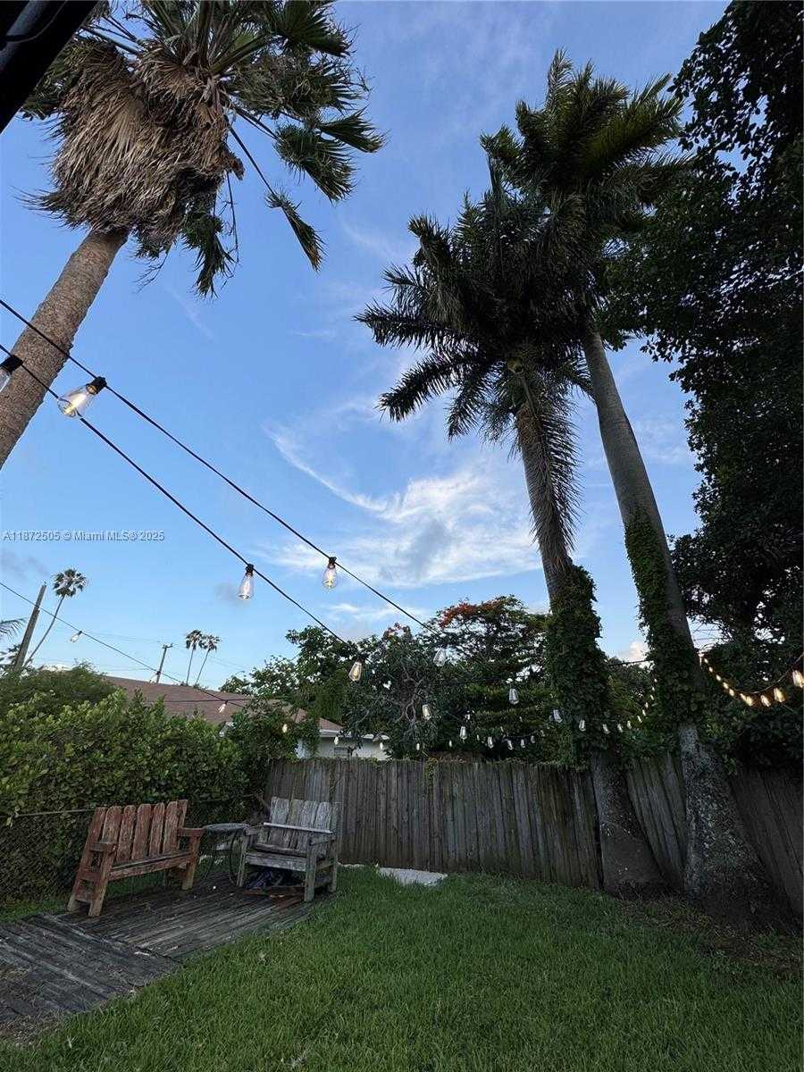 Small Image of 256 NORTH WEST 82ND TER, Miami Number 12