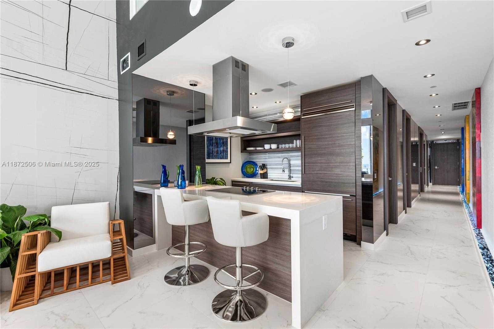 Small Image of 1100 BISCAYNE BLVD #LPH6105, Miami Number 11