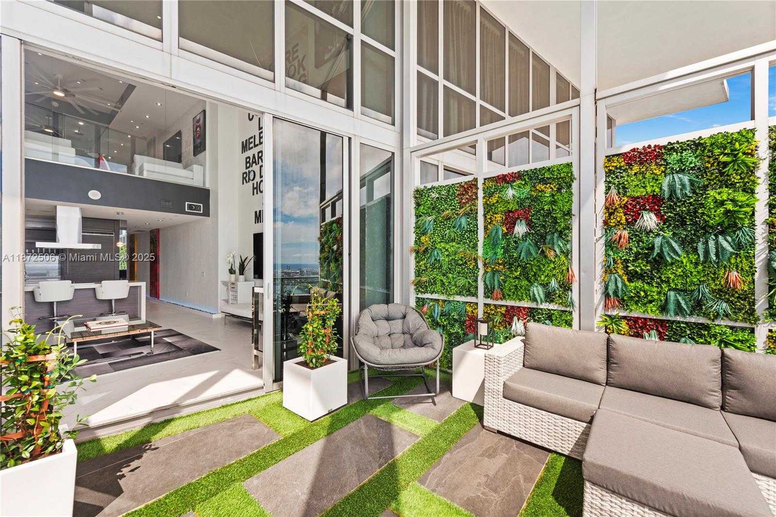 Small Image of 1100 BISCAYNE BLVD #LPH6105, Miami Number 15