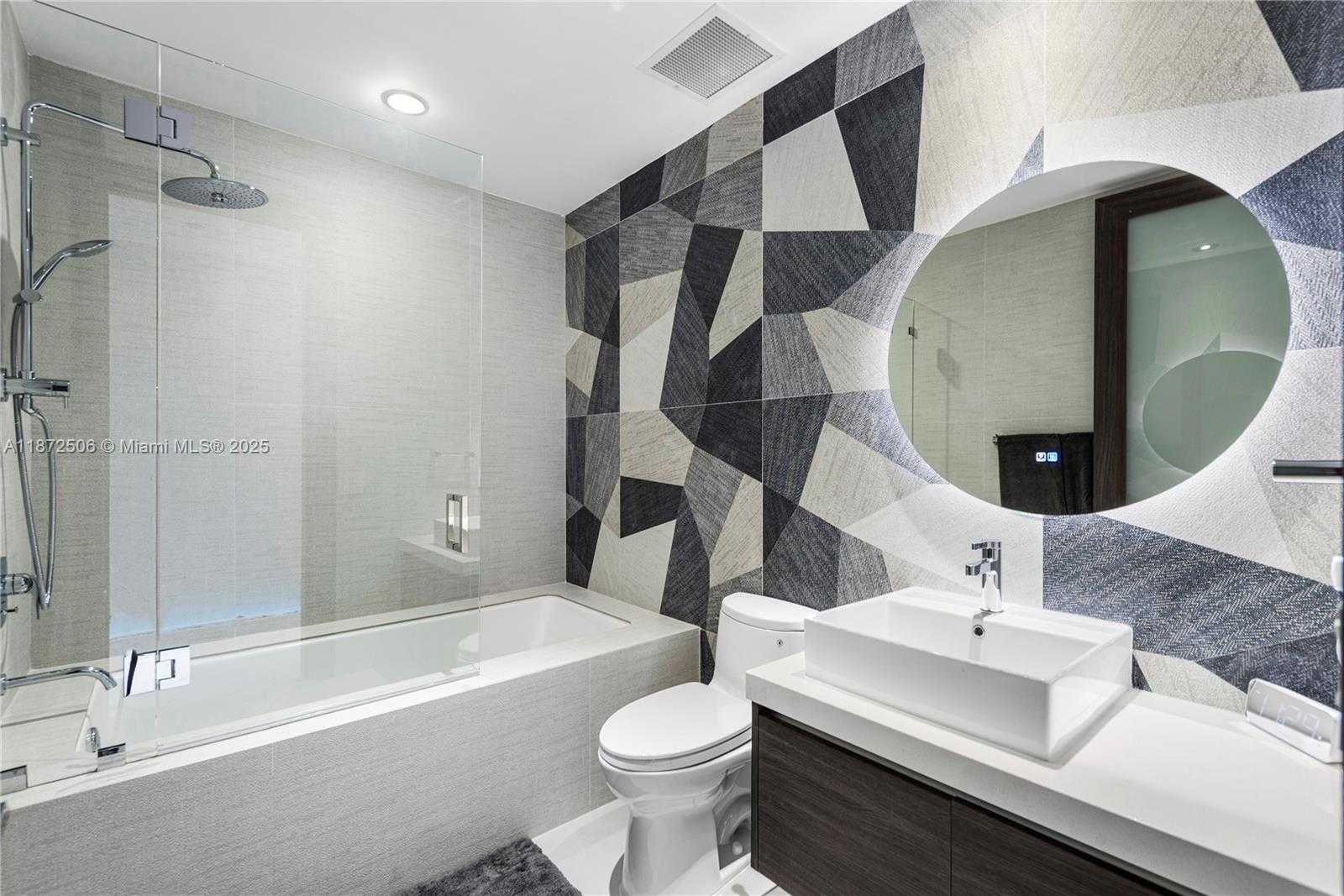 Small Image of 1100 BISCAYNE BLVD #LPH6105, Miami Number 28