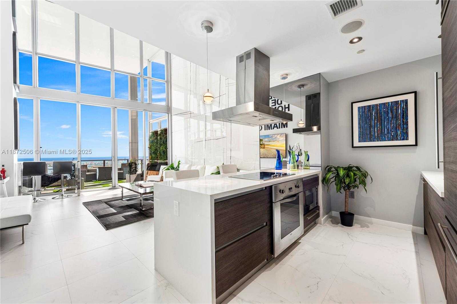 Small Image of 1100 BISCAYNE BLVD #LPH6105, Miami Number 3