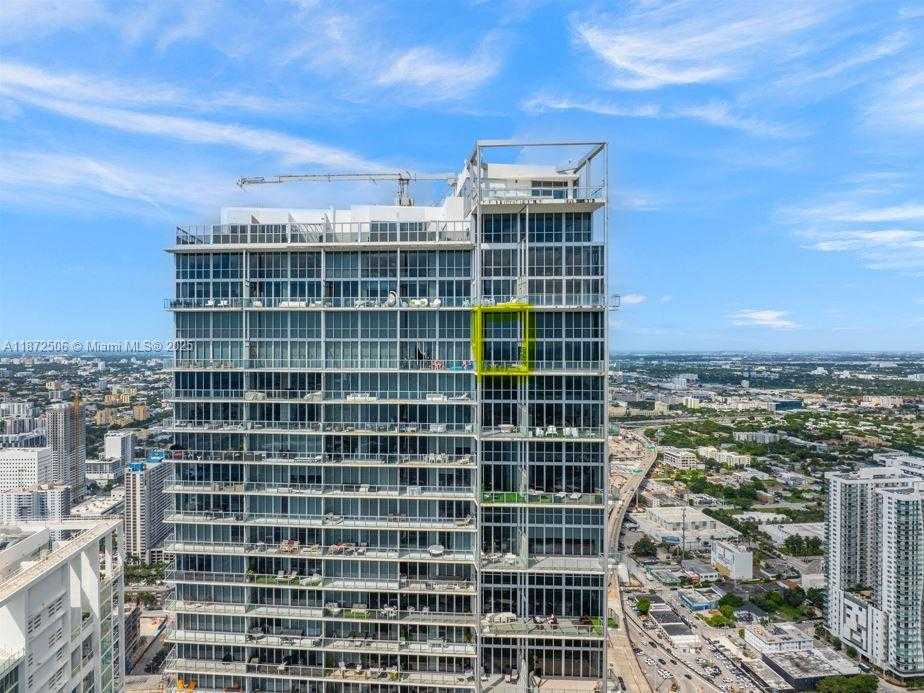 Small Image of 1100 BISCAYNE BLVD #LPH6105, Miami Number 4