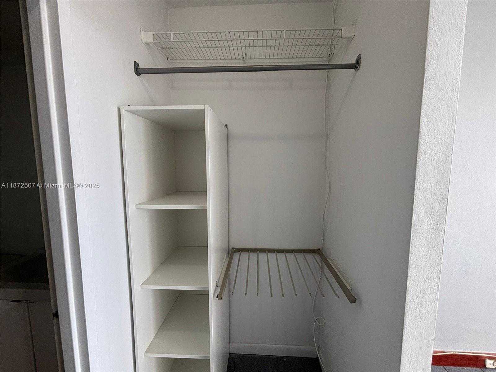 Small Image of 7441 WAYNE AVE #10L, Miami Beach Number 17