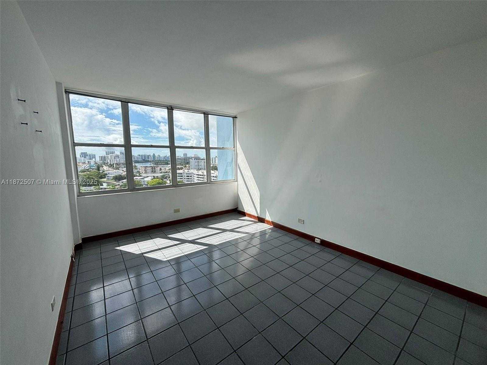 Small Image of 7441 WAYNE AVE #10L, Miami Beach Number 20
