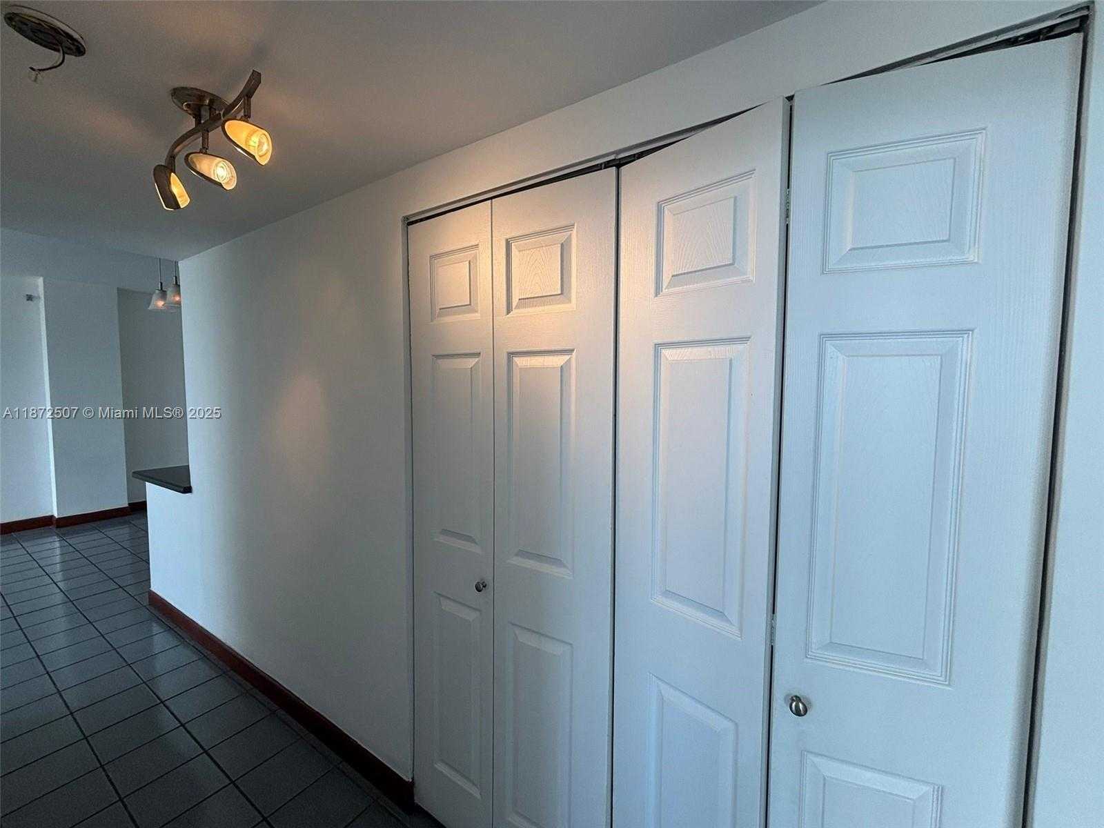 Small Image of 7441 WAYNE AVE #10L, Miami Beach Number 24