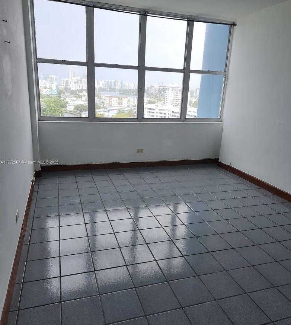 Small Image of 7441 WAYNE AVE #10L, Miami Beach Number 5