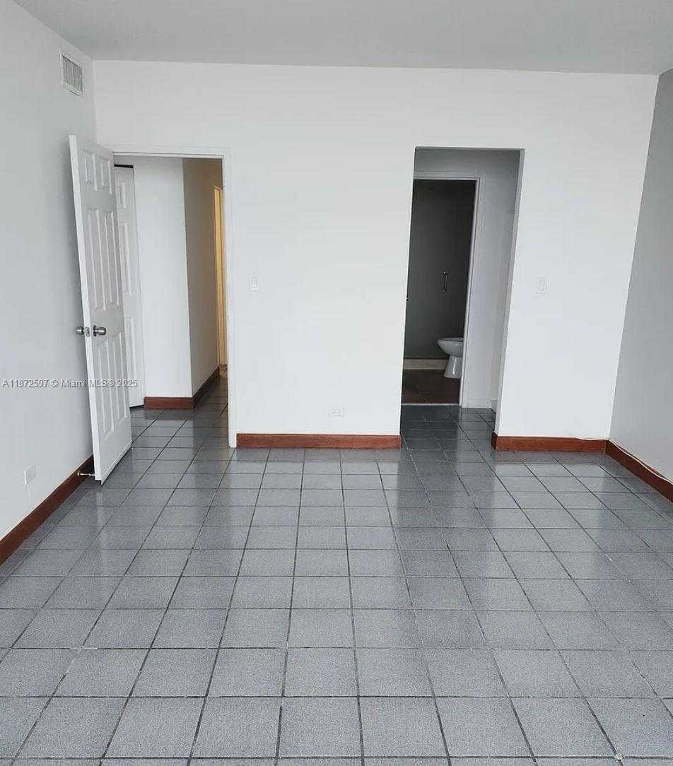Small Image of 7441 WAYNE AVE #10L, Miami Beach Number 6