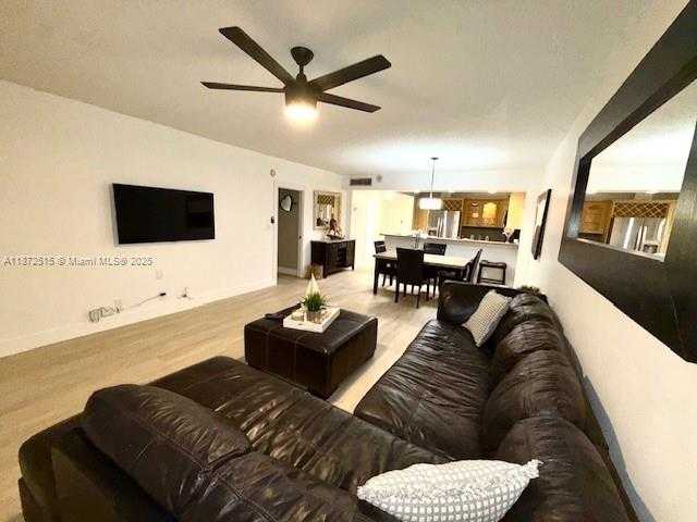 Small Image of 3725 SOUTH OCEAN DR #605, Hollywood Number 4