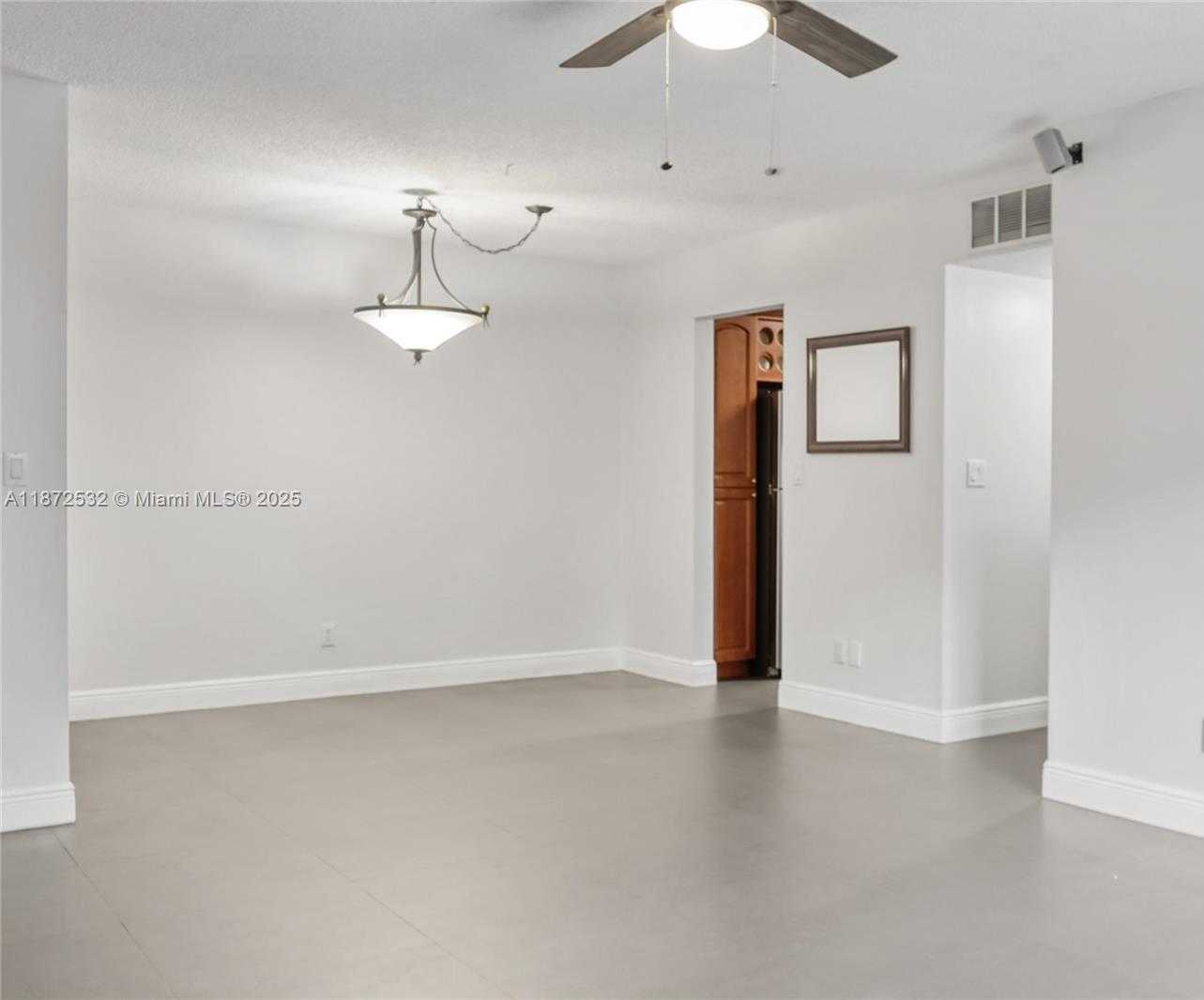 Small Image of 13720 SOUTH WEST 90TH AVE #5, Miami Number 4