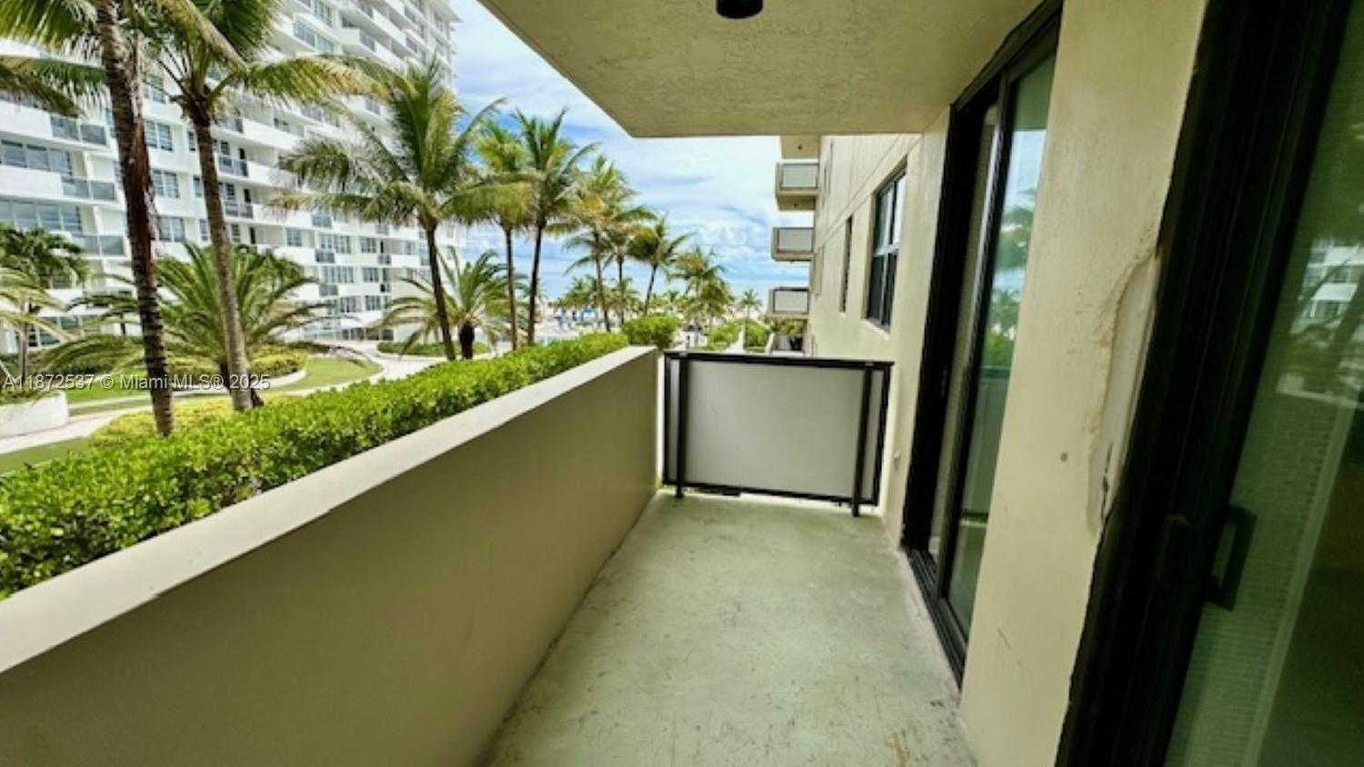Small Image of 1623 COLLINS AVE #511, Miami Beach Number 15