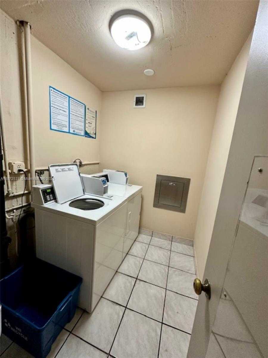 Small Image of 1623 COLLINS AVE #511, Miami Beach Number 21