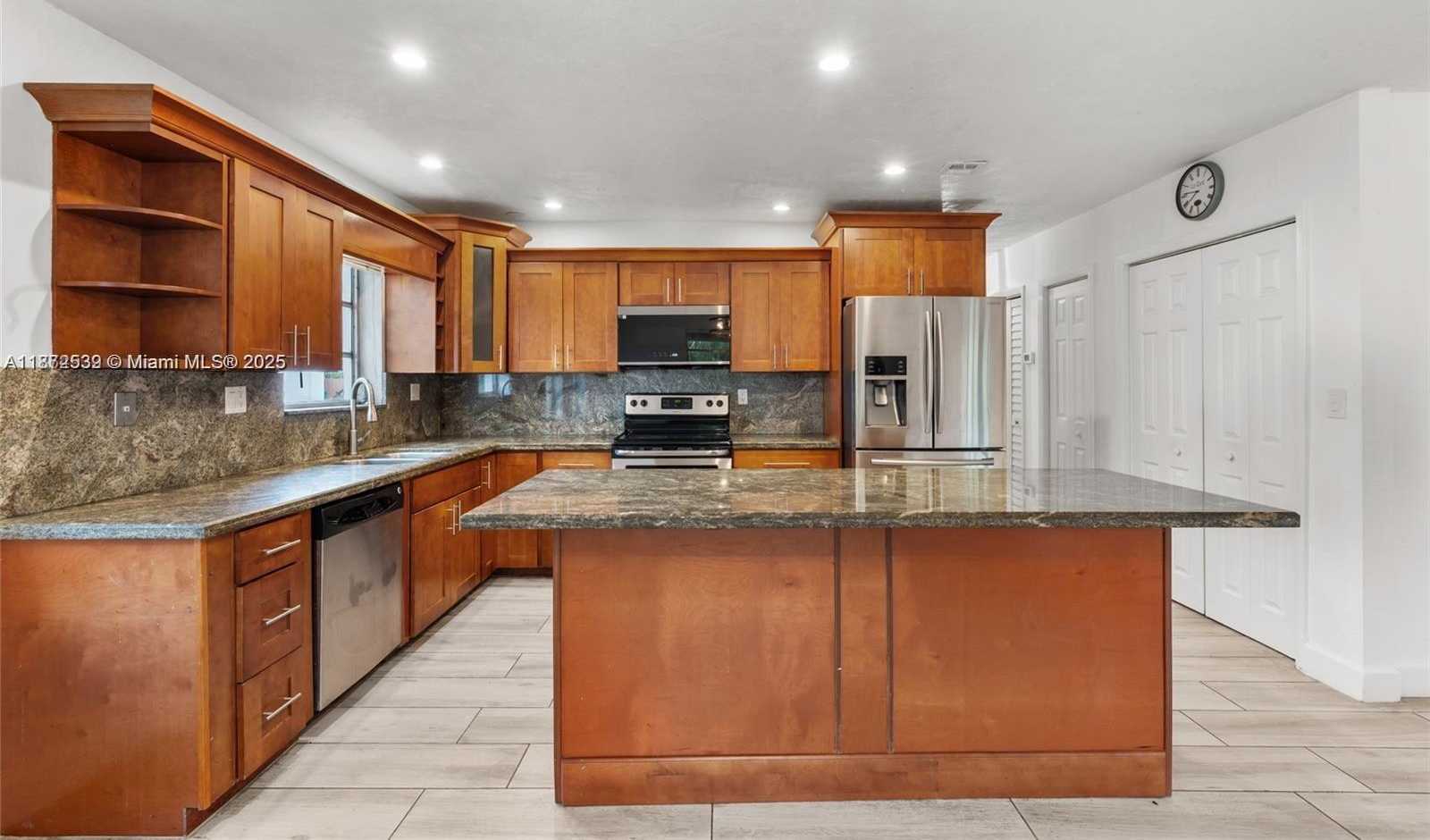 Small Image of 16665 SOUTH WEST 93RD CT, Palmetto Bay Number 13