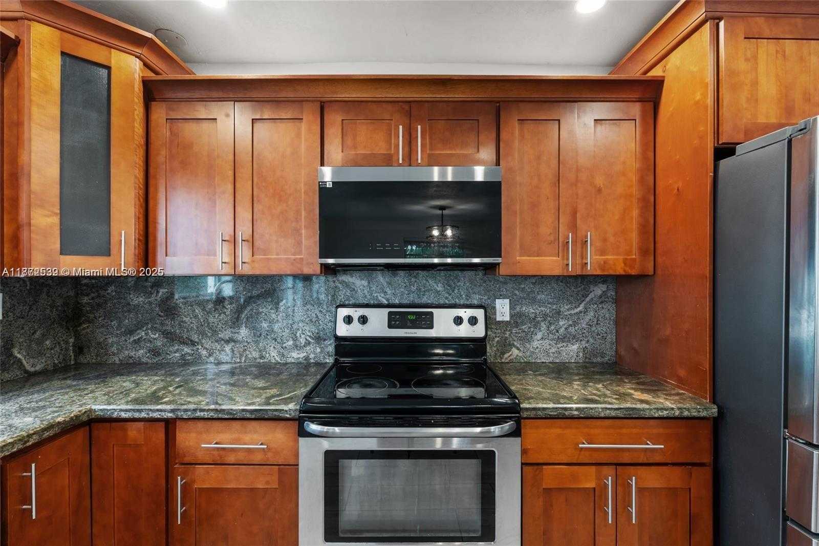 Small Image of 16665 SOUTH WEST 93RD CT, Palmetto Bay Number 17