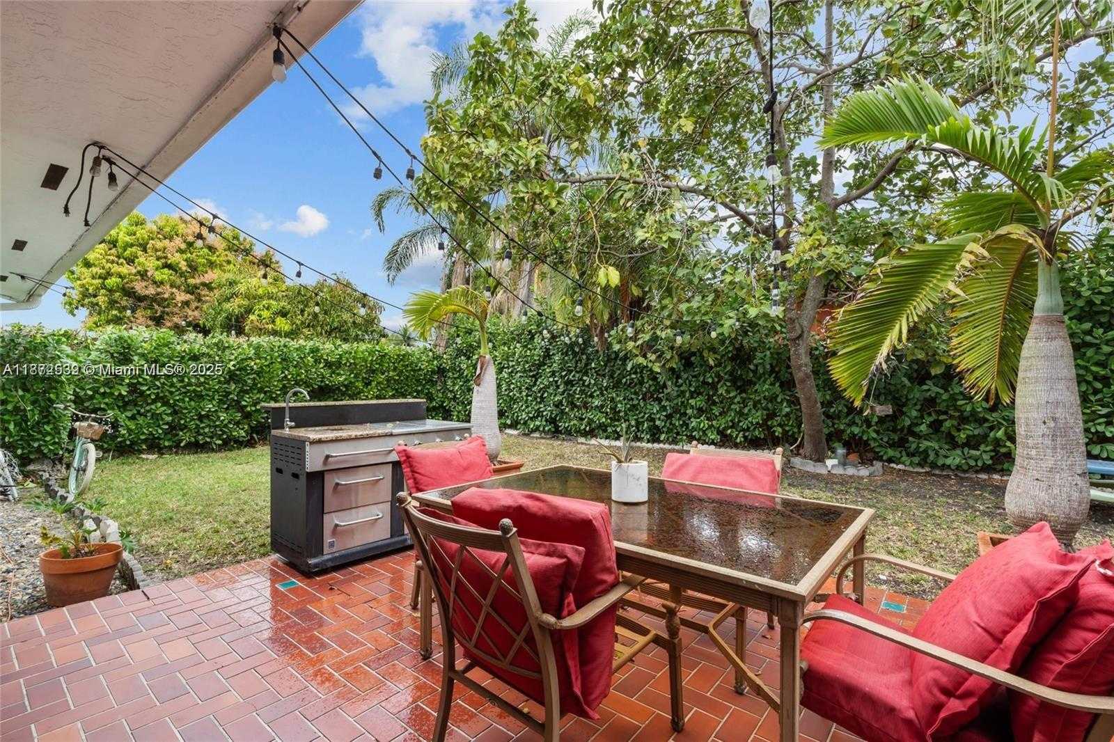 Small Image of 16665 SOUTH WEST 93RD CT, Palmetto Bay Number 31
