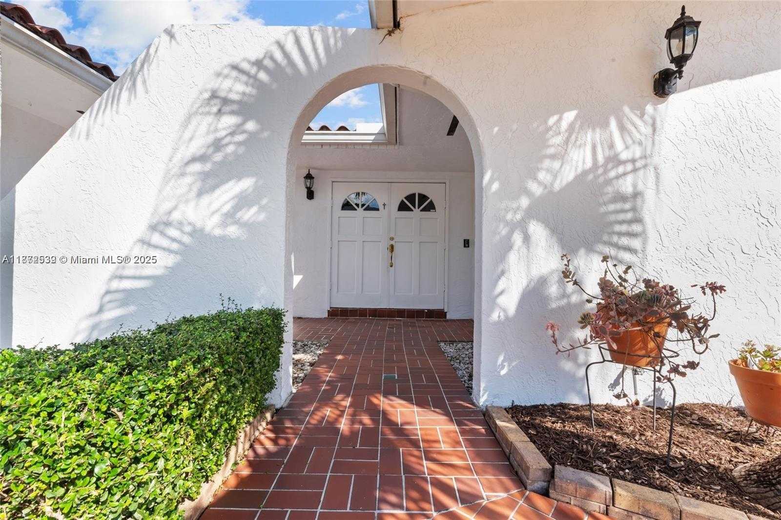 Small Image of 16665 SOUTH WEST 93RD CT, Palmetto Bay Number 37
