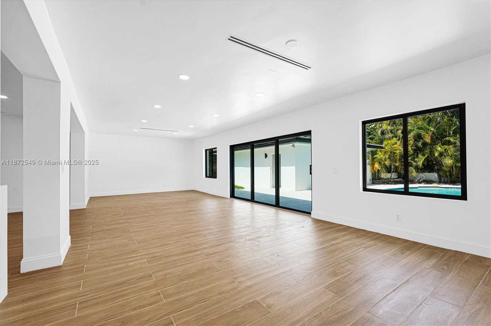Small Image of 10618 NORTH EAST 11TH AVE, Miami Shores Number 15