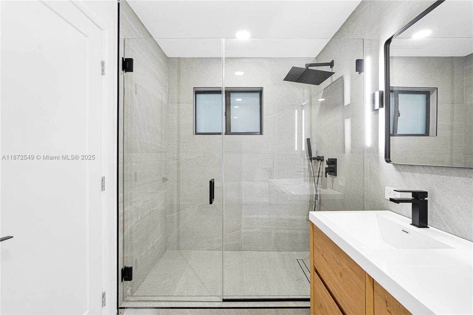 Small Image of 10618 NORTH EAST 11TH AVE, Miami Shores Number 6