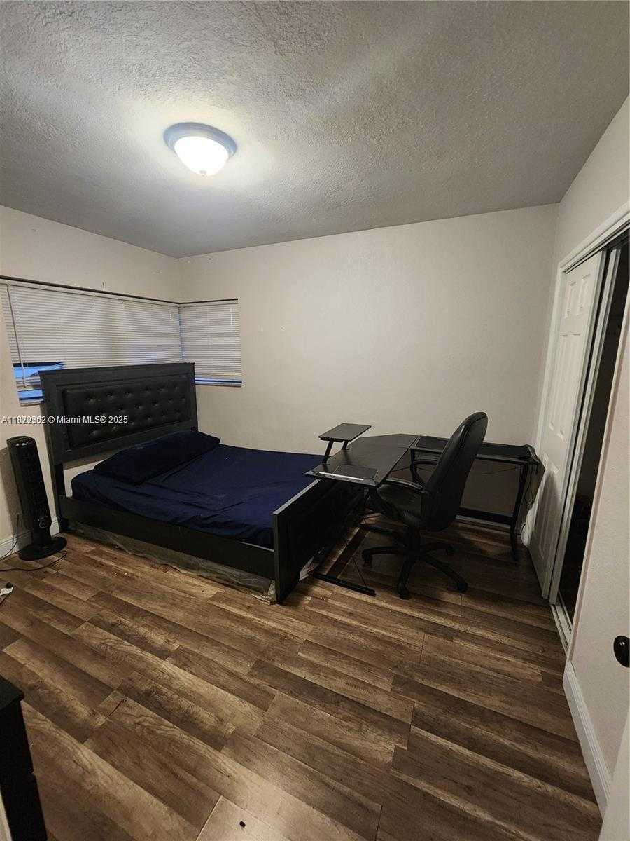 Small Image of 486 WEST EVANSTON CIR, Fort Lauderdale Number 11
