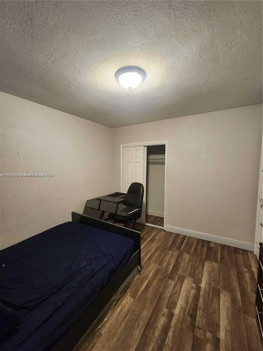 Small Image of 486 WEST EVANSTON CIR, Fort Lauderdale Number 9