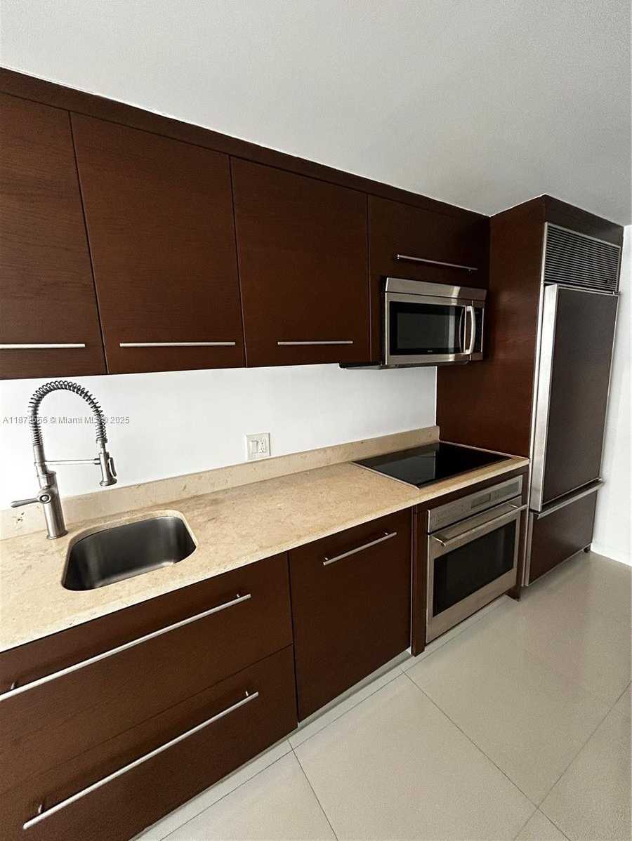 Small Image of 495 BRICKELL AVE #3106, Miami Number 4
