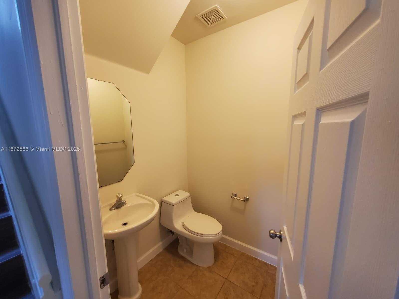 Small Image of 2531 NORTH EAST 41ST TER #2531, Homestead Number 6