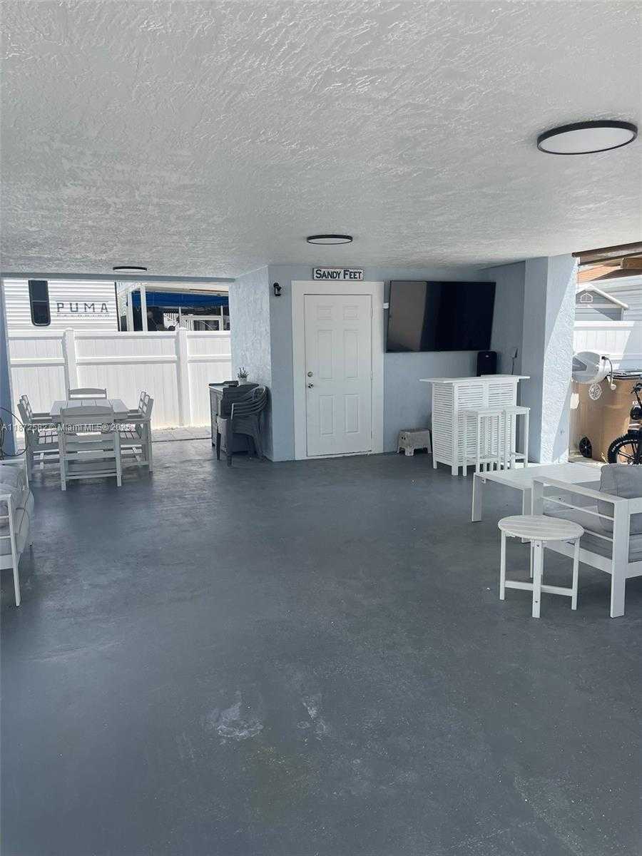 Small Image of 325 CALUSA ST #320, Key Largo Number 13