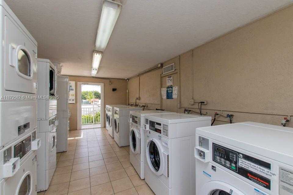Small Image of 325 CALUSA ST #320, Key Largo Number 26