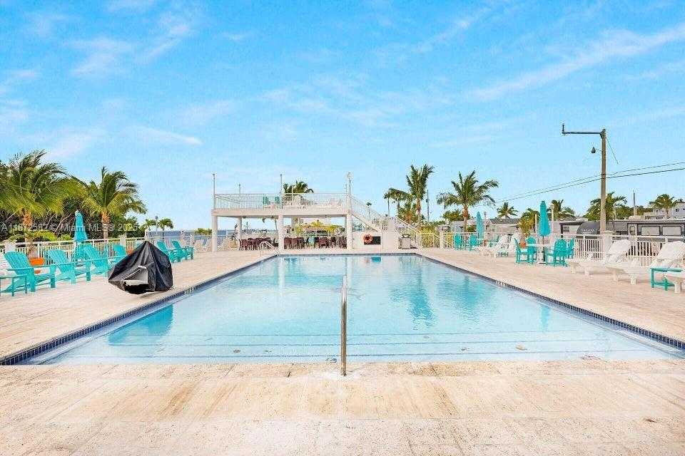 Small Image of 325 CALUSA ST #320, Key Largo Number 28