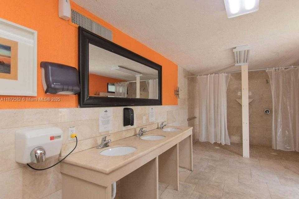 Small Image of 325 CALUSA ST #320, Key Largo Number 29